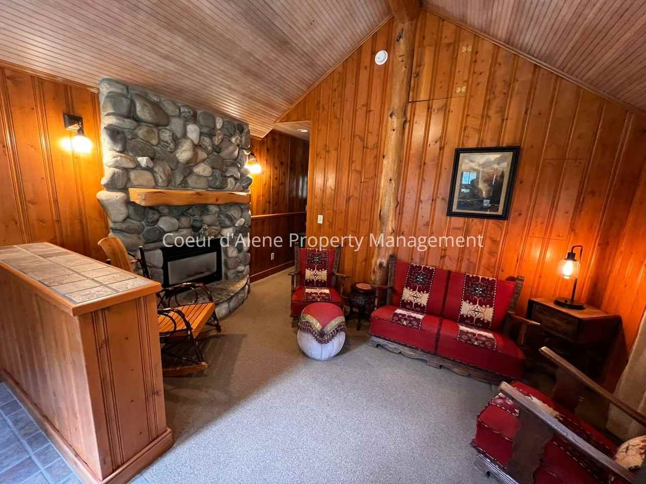 10646 N Lakeview Dr - Photo 2 of 11