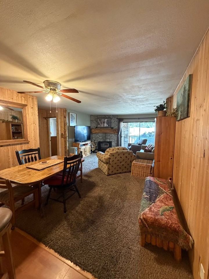 3253 Meridian Blvd - Photo 2 of 10