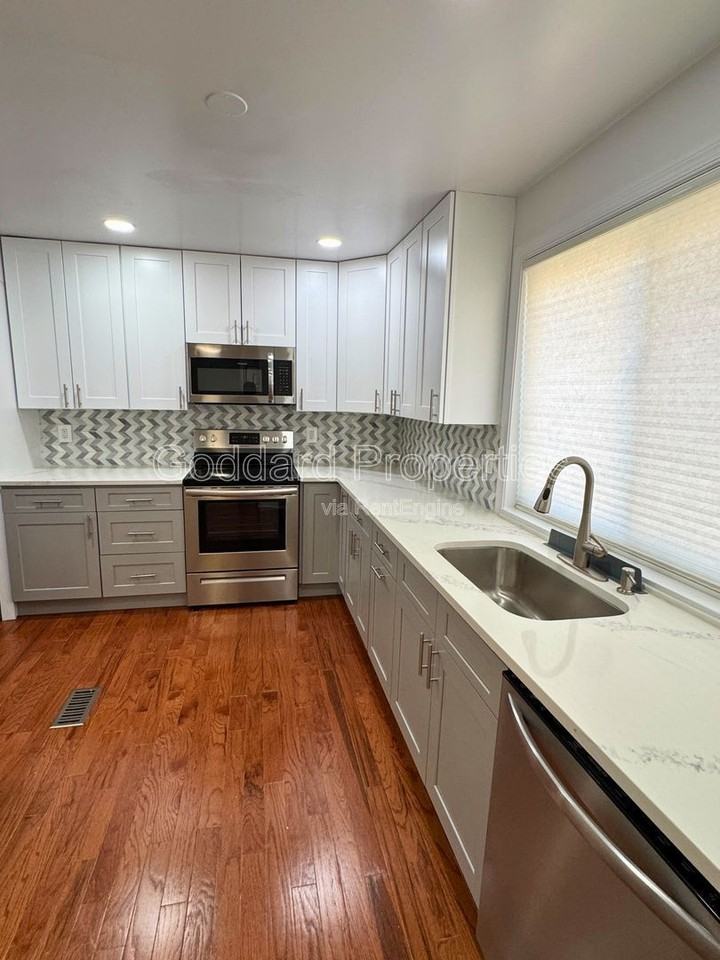 7193 Talisman Ln - Photo 3 of 26