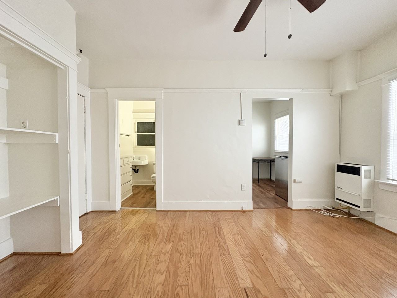 959 E. Broadway - Photo 5 of 9