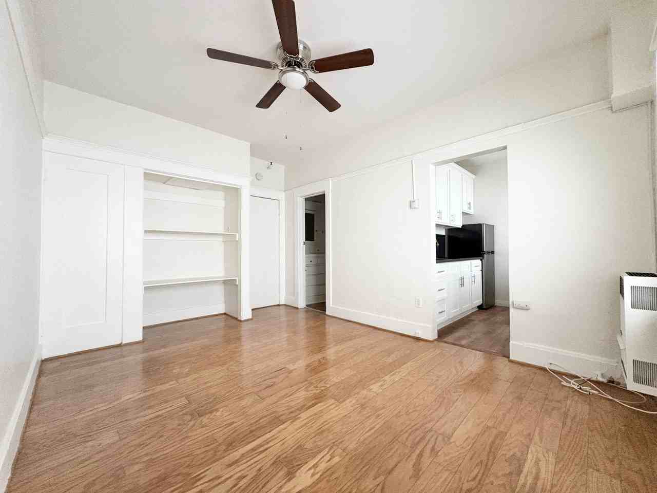 959 E. Broadway - Photo 6 of 9