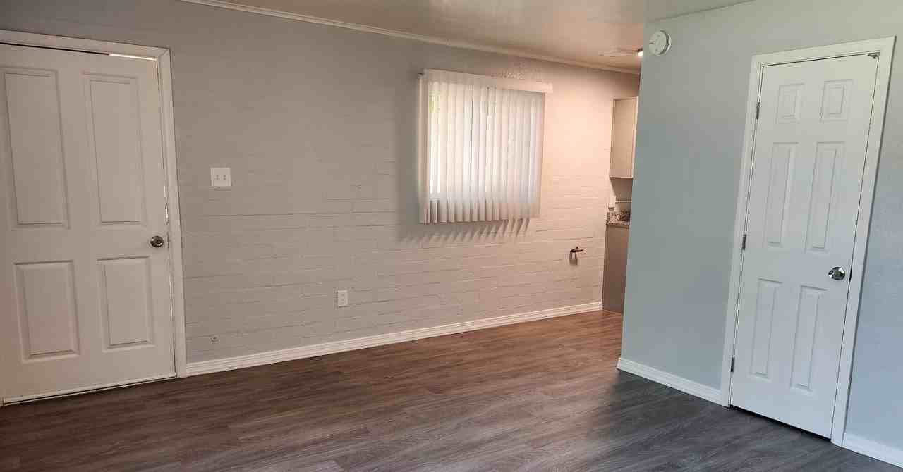 2645 W. Morten Avenue - Photo 3 of 9