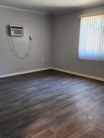 2645 W. Morten Avenue - Photo 5 of 9