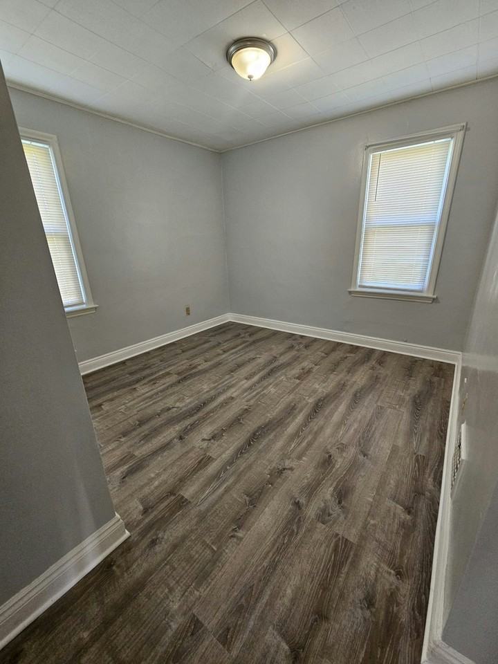 1546 Anne Avenue, Unit 1 - Photo 3 of 7