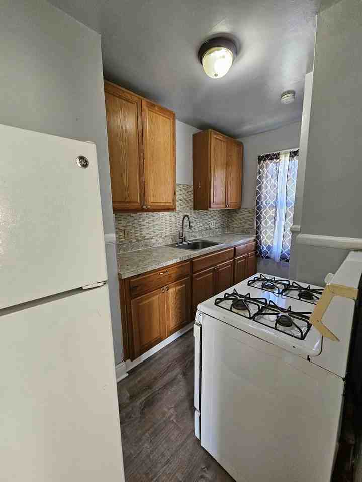 1546 Anne Avenue, Unit 1 - Photo 4 of 7