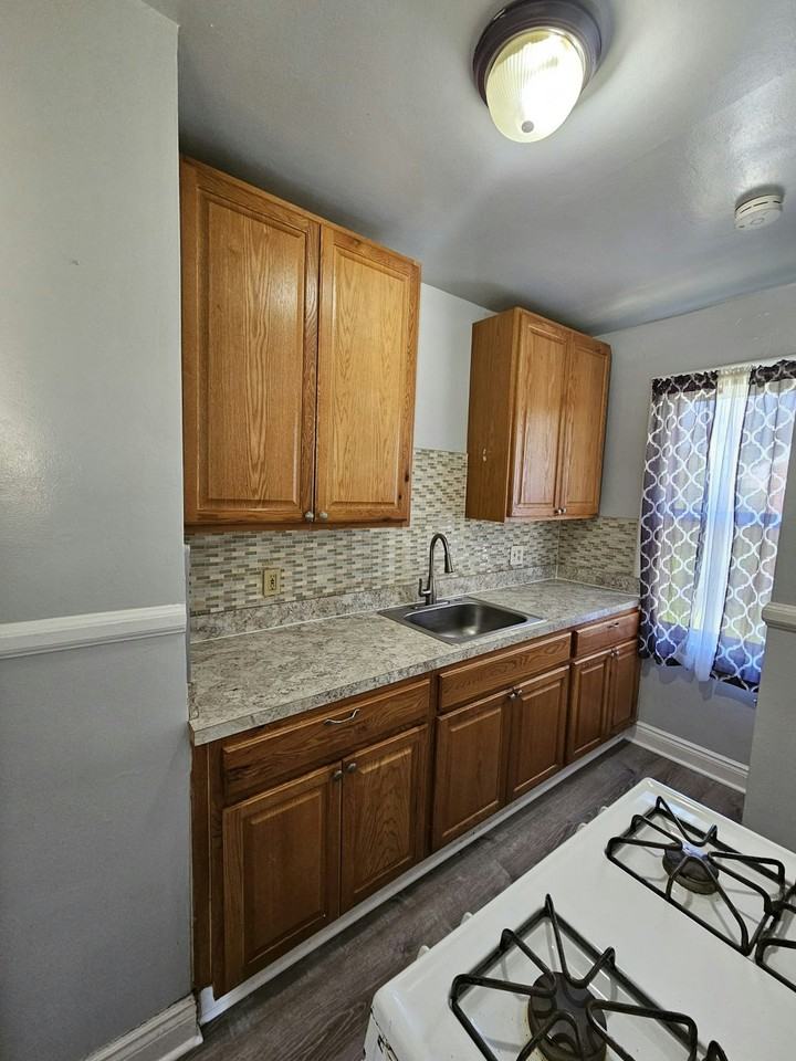 1546 Anne Avenue, Unit 1 - Photo 6 of 7