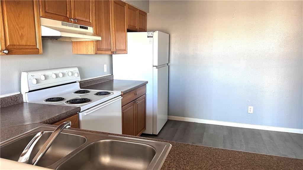 4502 Surfside Boulevard Unit 1 - Photo 5 of 9
