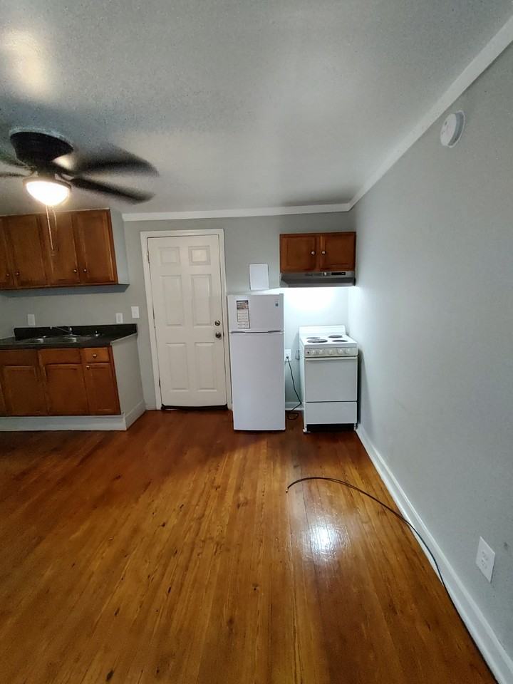 1206 South Salisbury Street - Photo 3 of 12