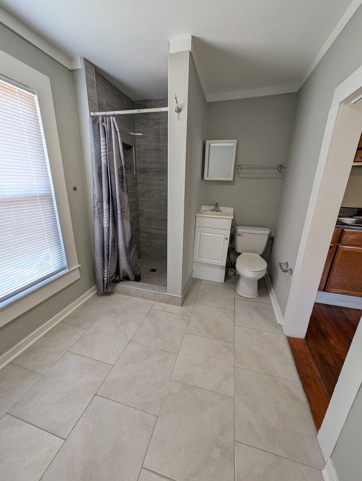 1206 South Salisbury Street - Photo 5 of 12