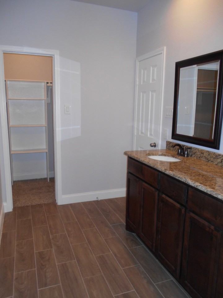 4908 Jefferson St #1 - Photo 6 of 10