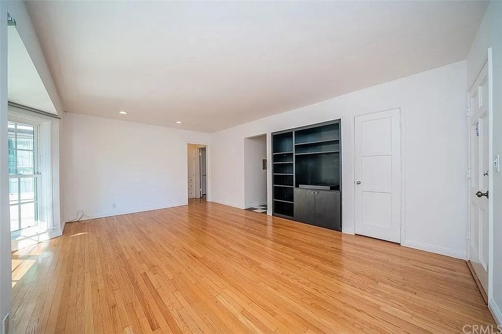 102 Lime Avenue - Photo 3 of 20