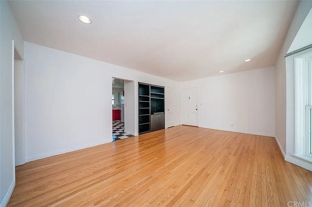 102 Lime Avenue - Photo 4 of 20