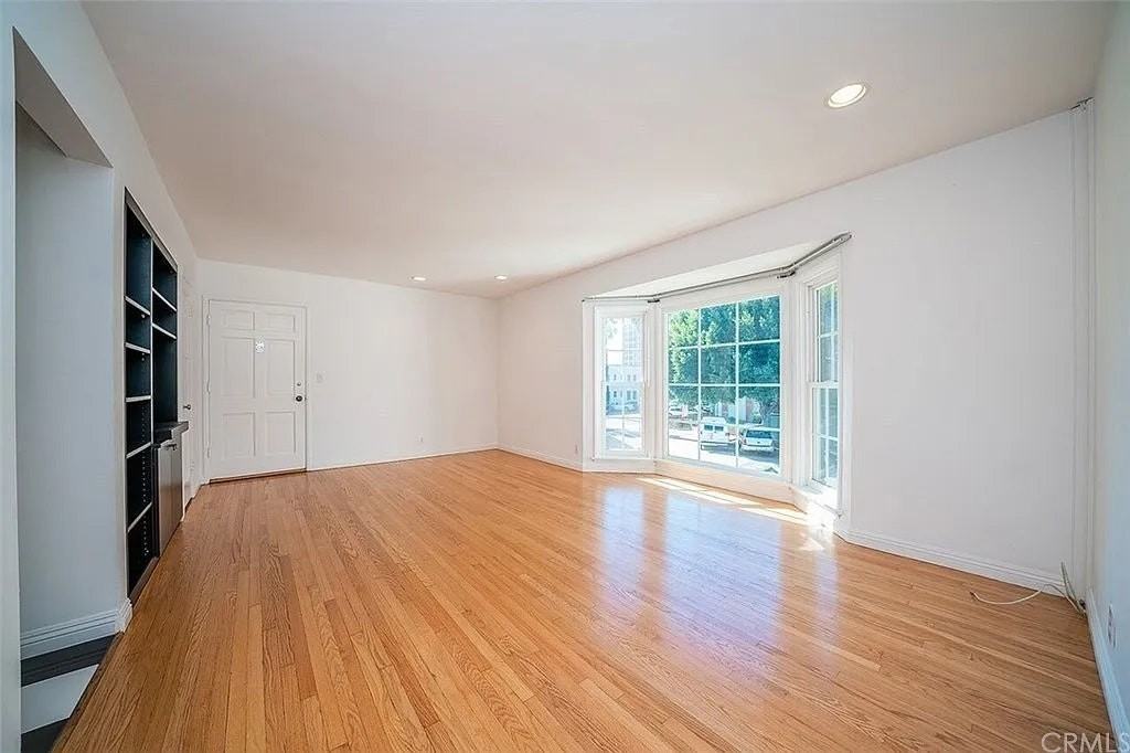 102 Lime Avenue - Photo 5 of 20