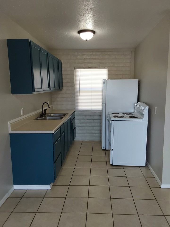 Los Cerros Apts. - Photo 3 of 10
