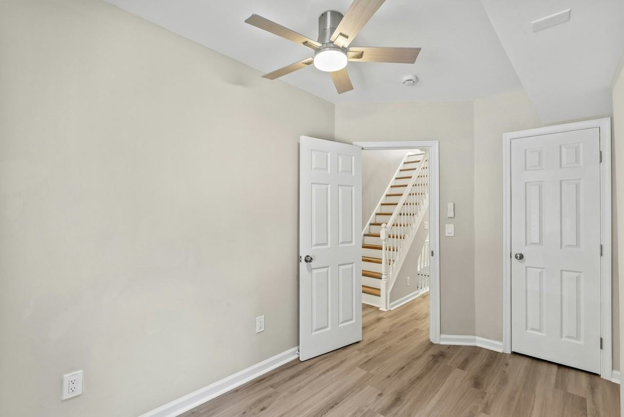 1118 West Hamburg Street, Unit Main - Photo 3 of 24