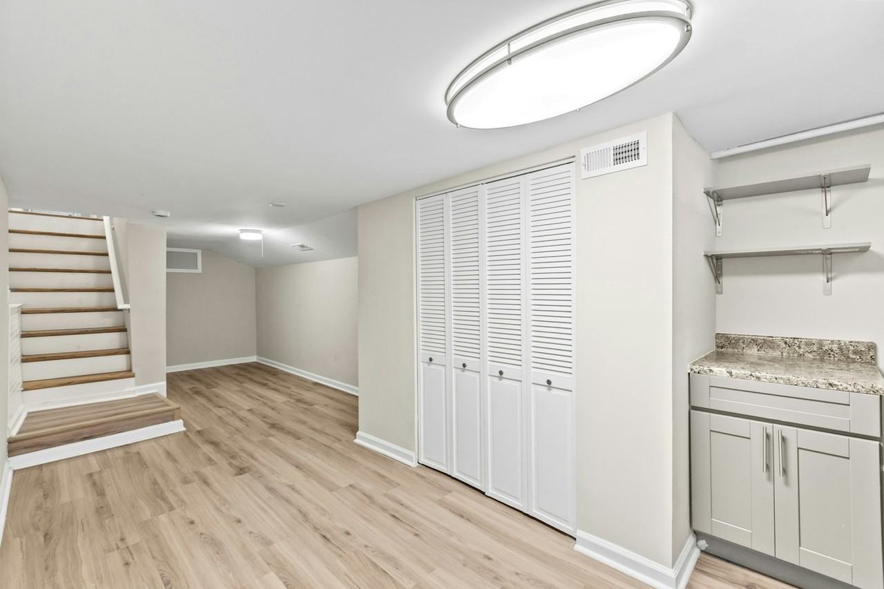 1118 West Hamburg Street, Unit Main - Photo 7 of 24