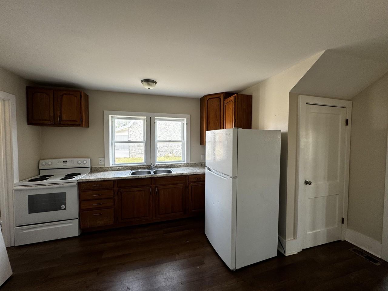 425 Eagle School Rd #1 - Photo 5 of 27
