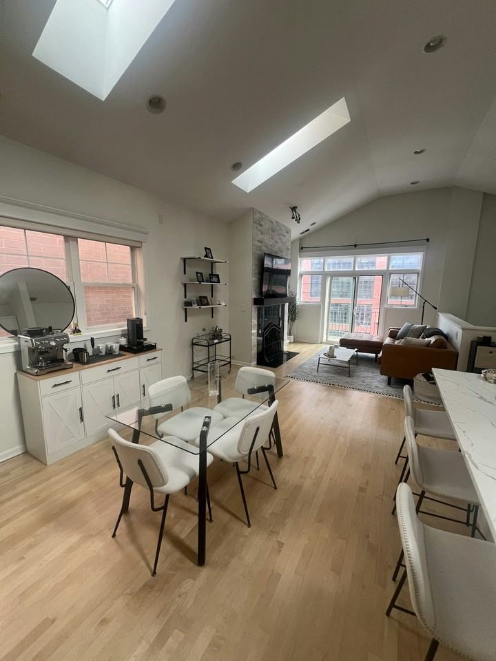 1044 West Fulton Market, Unit 4 - Photo 2 of 19