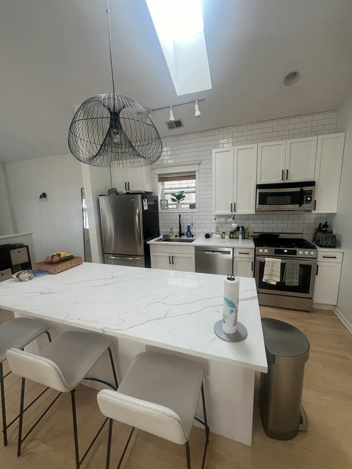 1044 West Fulton Market, Unit 4 - Photo 5 of 19