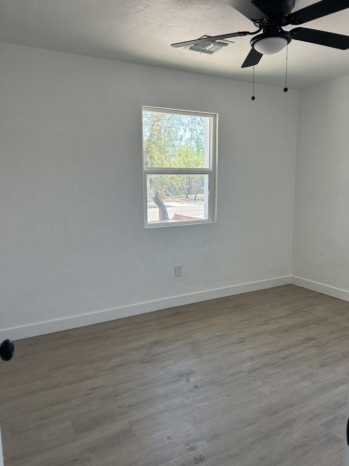 3243 E Camden St #1 - Photo 6 of 12