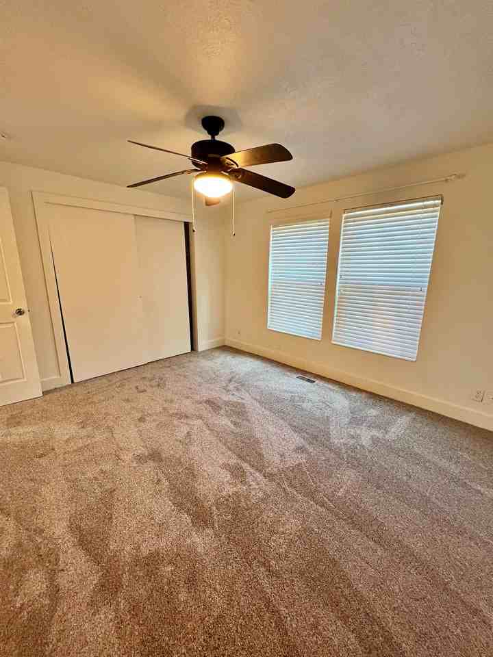 10 Pinewood Dr #1 - Photo 5 of 21