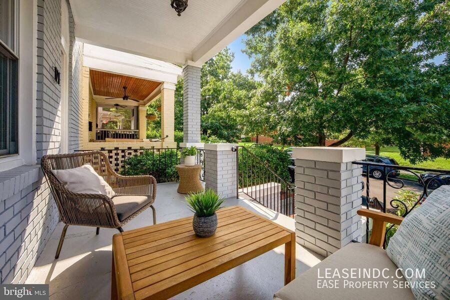 121 Webster St Nw - Photo 3 of 36