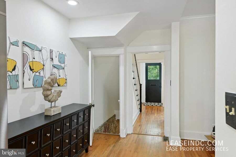 121 Webster St Nw - Photo 7 of 36