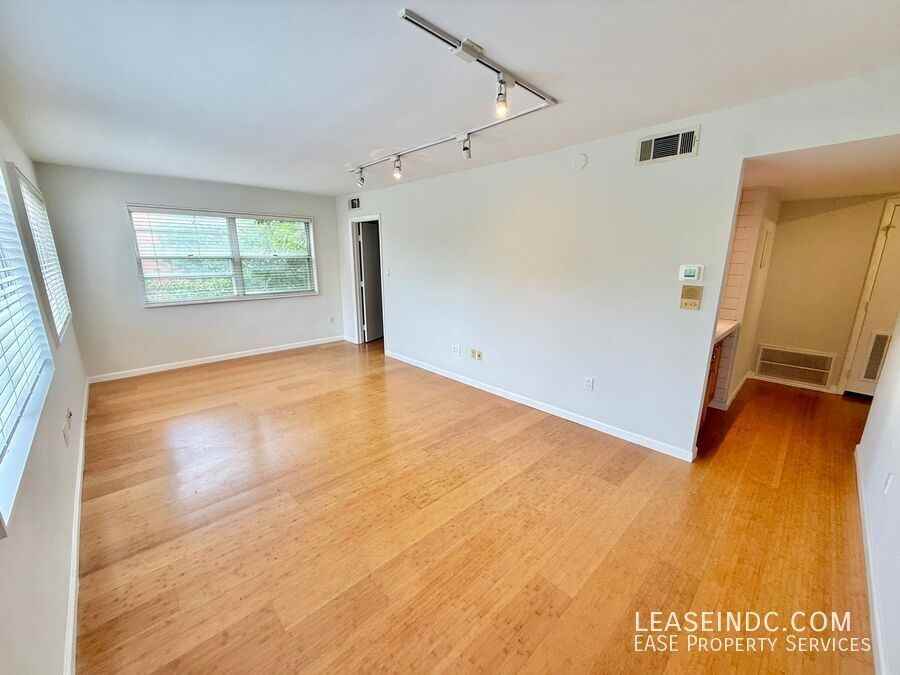 1526 12th St Nw #4 - Photo 2 of 19