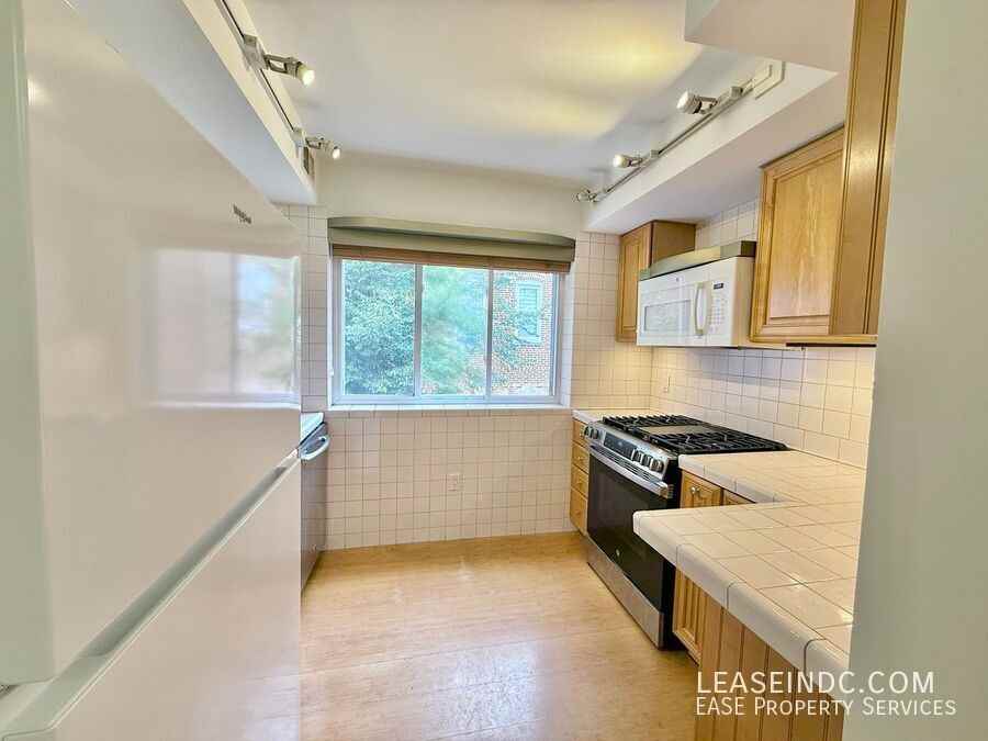 1526 12th St Nw #4 - Photo 7 of 19