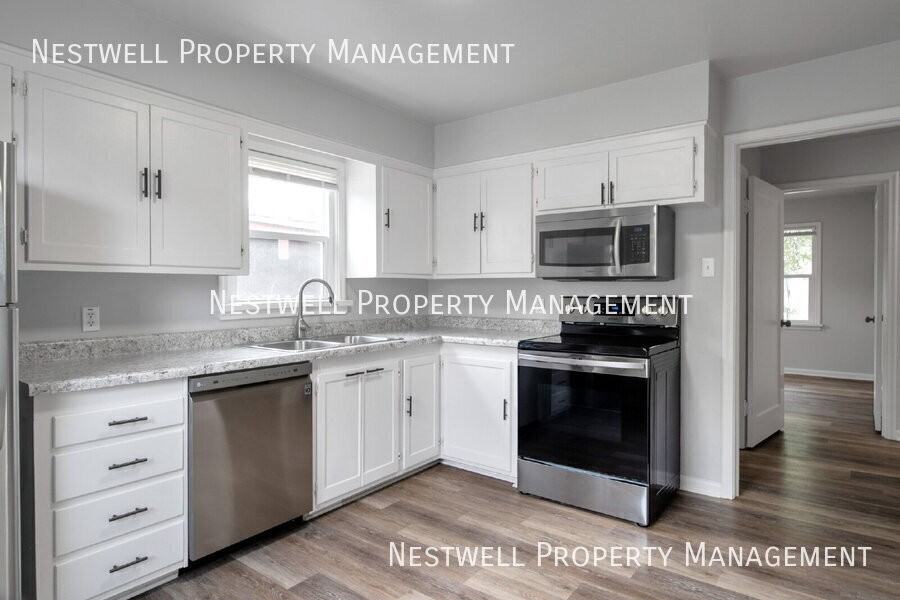 312 E Utopia Ave - Photo 3 of 19