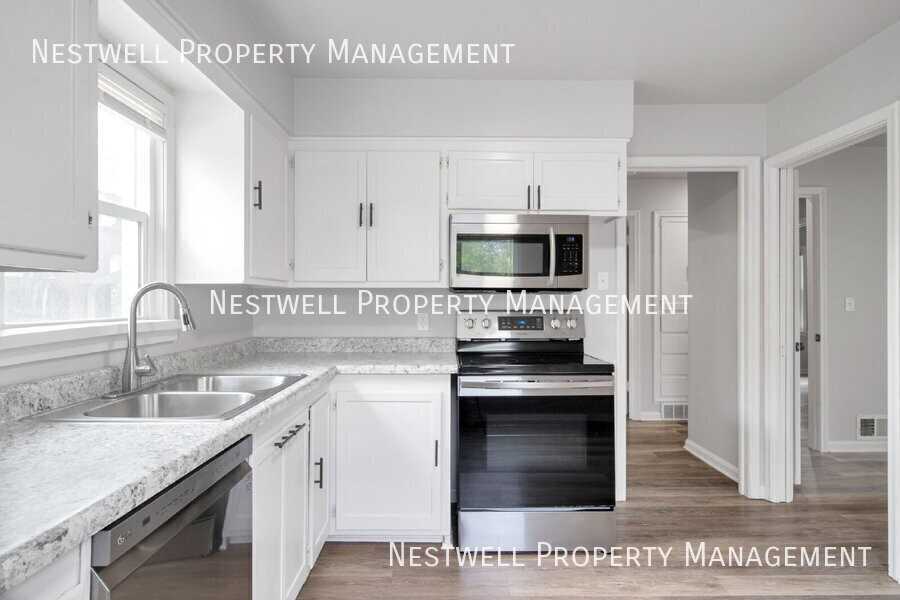 312 E Utopia Ave - Photo 4 of 19