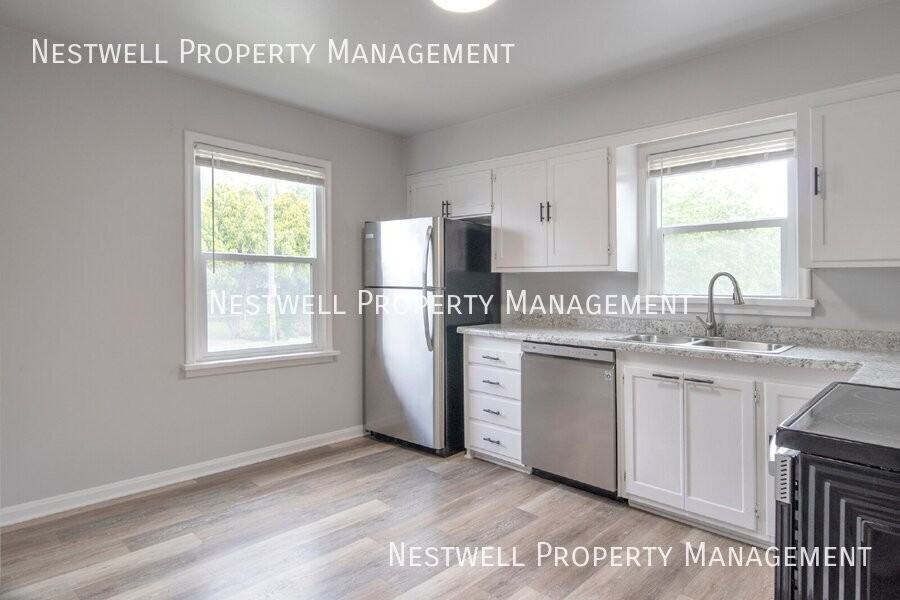 312 E Utopia Ave - Photo 5 of 19