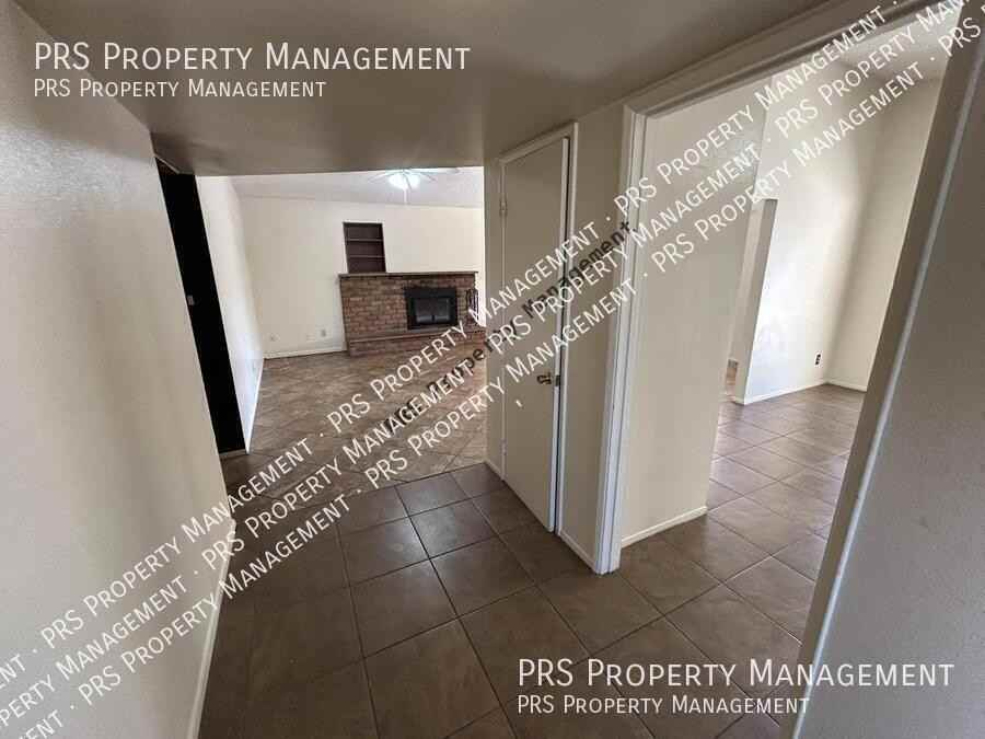 3729 S Kenneth Pl - Photo 6 of 14
