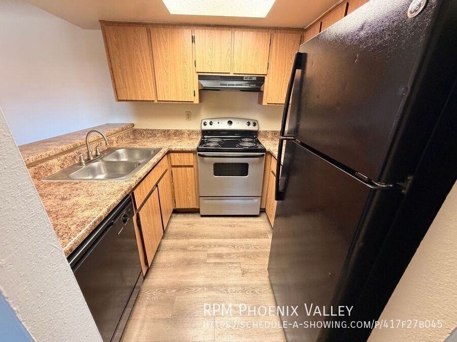 825 S River Dr #201 - Photo 5 of 34