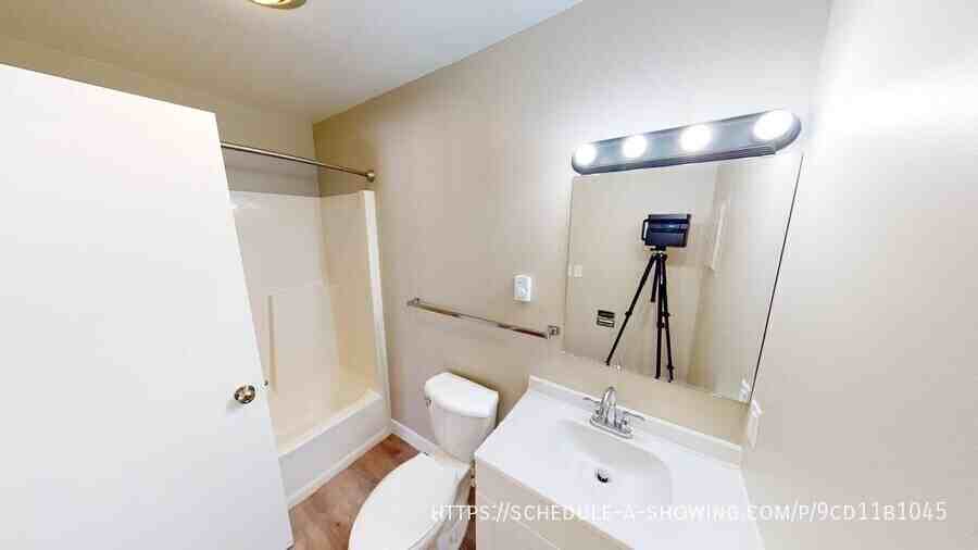 404 E Park St #3 - Photo 2 of 15