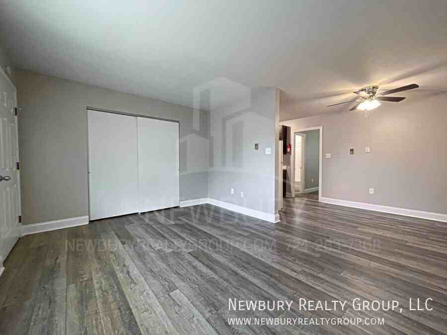 36 Sunbury Est - Photo 3 of 29