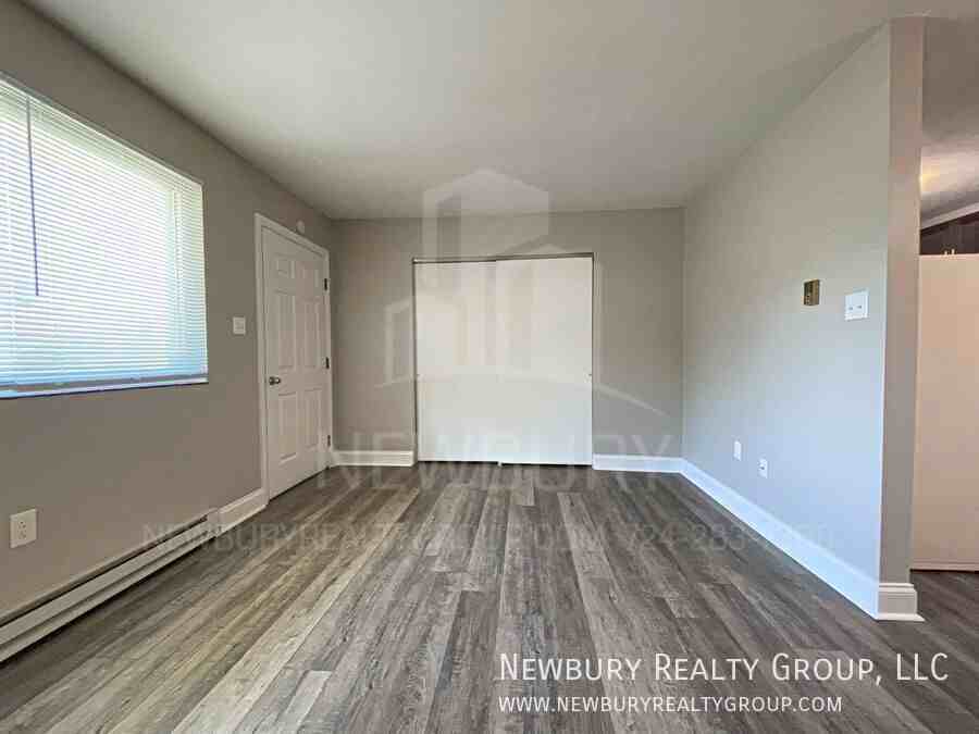 36 Sunbury Est - Photo 4 of 29