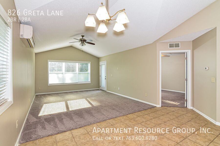 826 Greta Ln - Photo 6 of 16