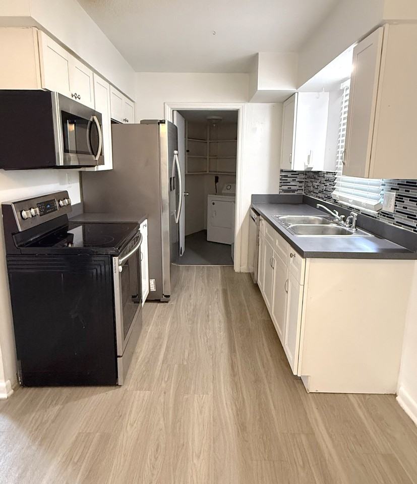 29 E Spruce St #1 - Photo 4 of 12