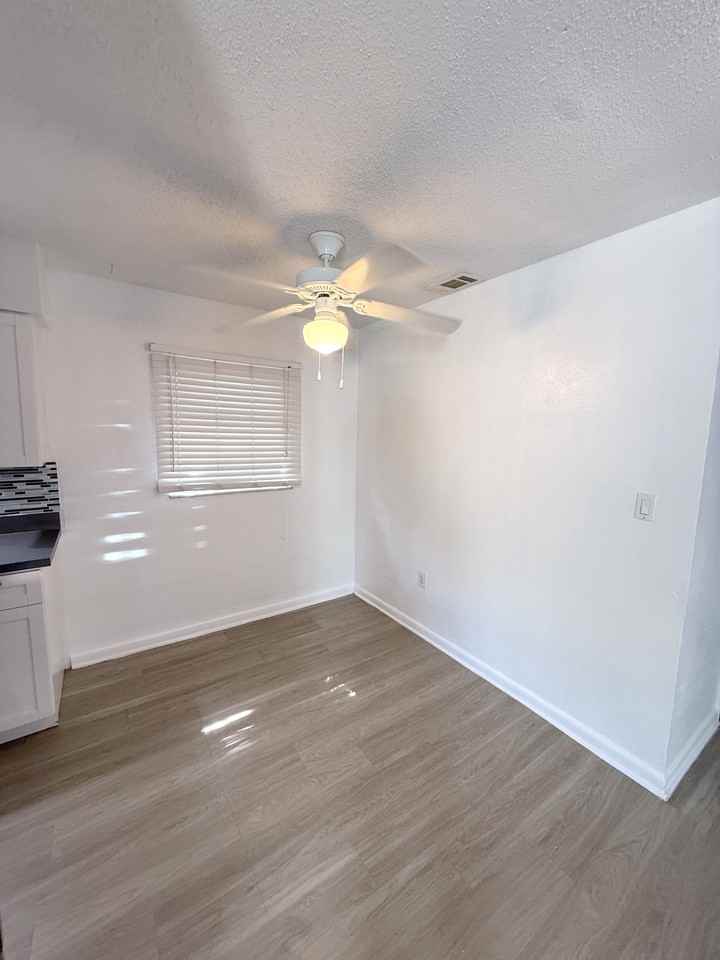 29 E Spruce St #1 - Photo 5 of 12
