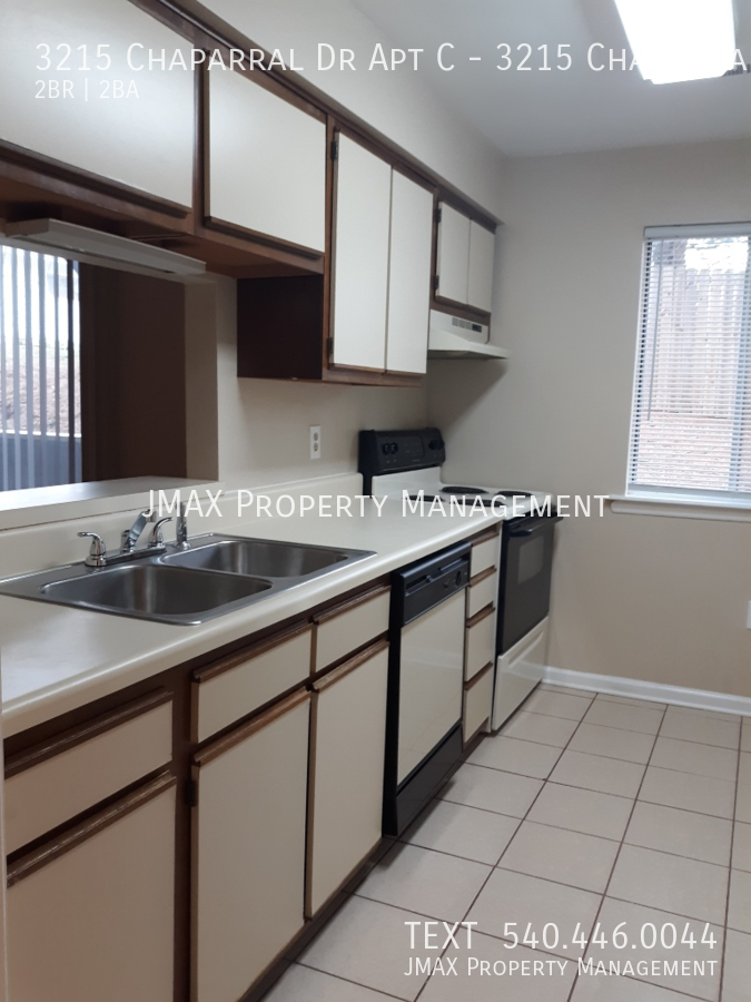 3215 Chaparral Dr Apt C - Photo 5 of 11