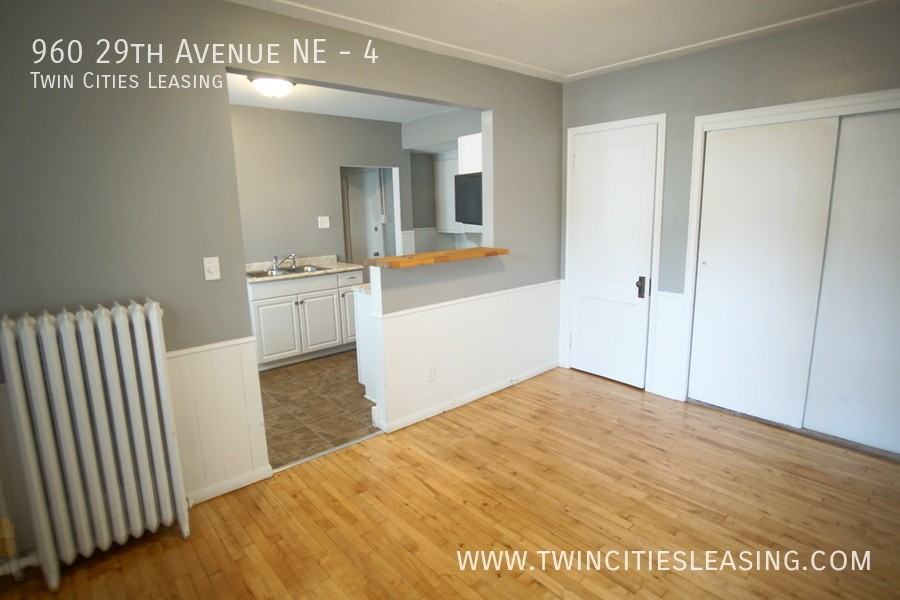 960 29th Ave Ne #4 - Photo 4 of 14