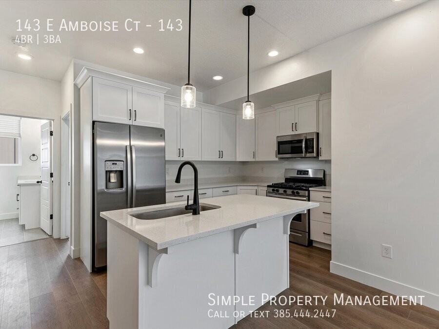 143 E Amboise Ct #143