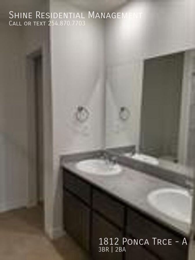 1812 Ponca Trce #A - Photo 2 of 7