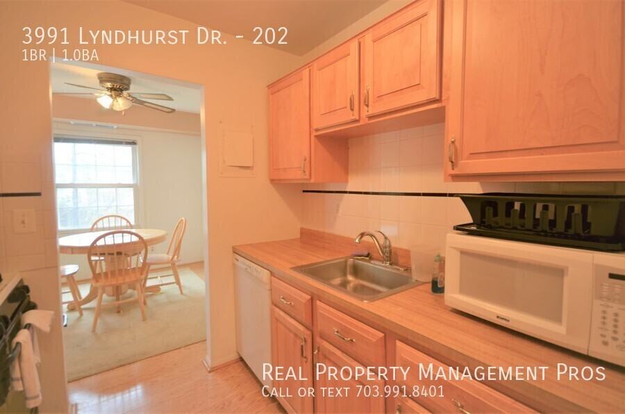3991 Lyndhurst Dr #202 - Photo 2 of 12