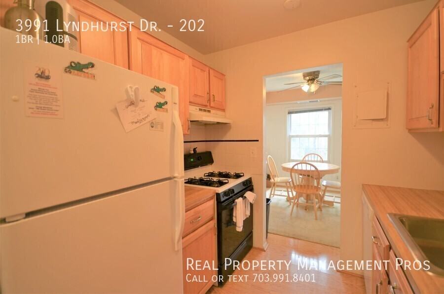 3991 Lyndhurst Dr #202 - Photo 3 of 12