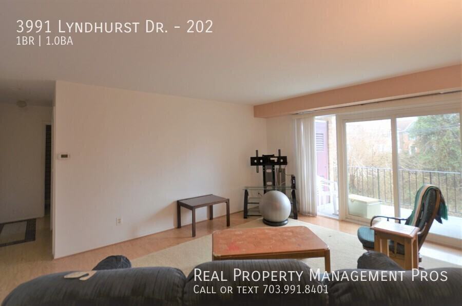 3991 Lyndhurst Dr #202 - Photo 7 of 12