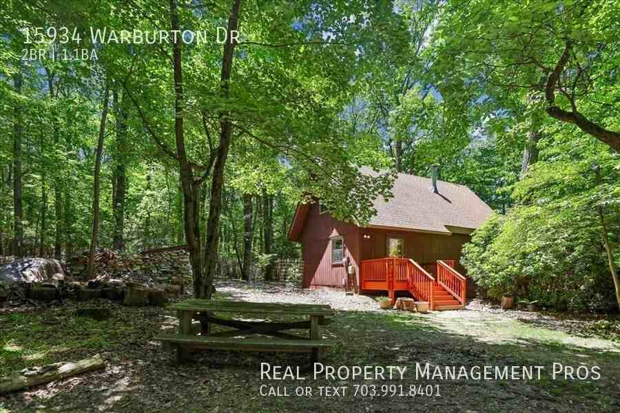 15934 Warburton Dr - Photo 3 of 31