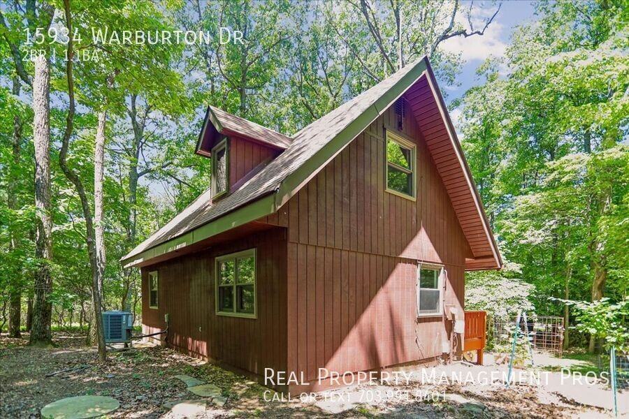 15934 Warburton Dr - Photo 7 of 31