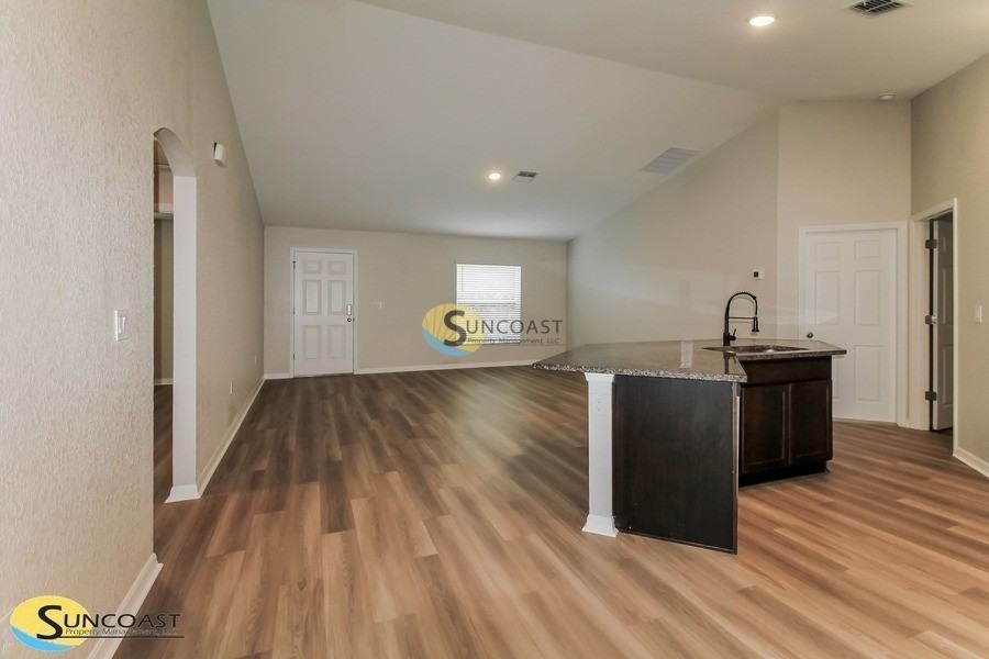 5296 Sw 165th Street Rd - Photo 4 of 18